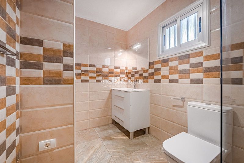 Foto 8b71f1b5-fd6a-4577-b2bb-b994b0ba4716. Apartament amb piscina a Los Cristianos Arona