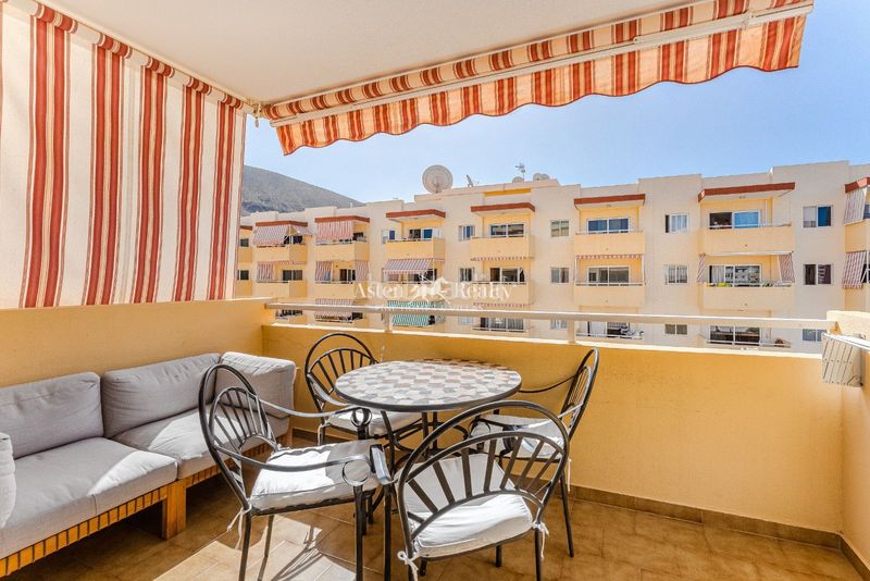 Foto 93adbaea-0053-4246-ad25-341835ad73bf. Apartament amb piscina a Los Cristianos Arona