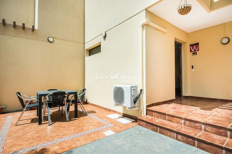 Foto a7ba0e9c-3341-4db4-b567-c4b0dce8657a. Casa adossada amb aparcament piscina a Los Abrigos Granadilla de Abona