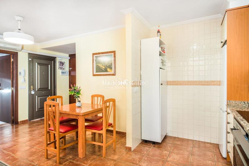 Foto c9b83bf0-a0bb-448b-92f0-76c404849f4e. Casa adossada amb aparcament piscina a Los Abrigos Granadilla de Abona
