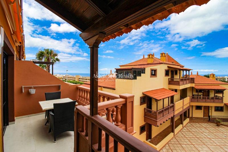 Foto 48a8f0c8-3953-4ed8-95d2-bc84b269f4ea. Apartament amb aparcament piscina a Playa del Duque Adeje