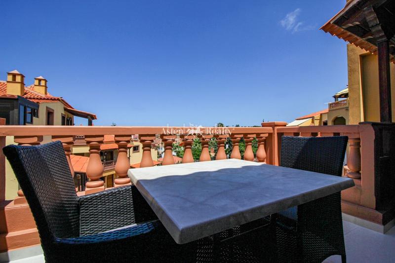 Foto 8c345df1-b8b7-4b0f-8d2f-460e07905caf. Apartament amb aparcament piscina a Playa del Duque Adeje