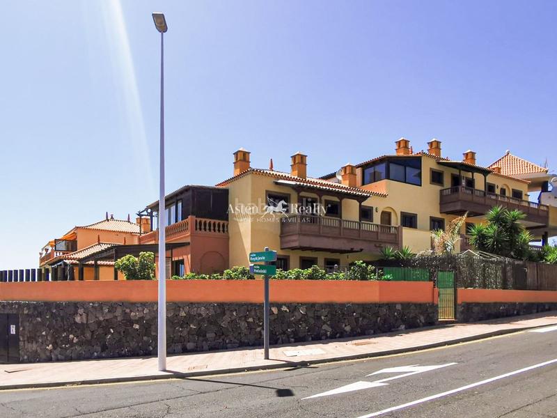Foto 94f9f5dd-f28e-4446-bba9-25bb4c956559. Apartament amb aparcament piscina a Playa del Duque Adeje