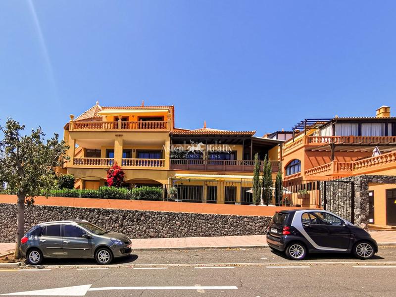 Foto f3ecc312-fb26-44e8-b818-141dd2c3465c. Apartament amb aparcament piscina a Playa del Duque Adeje