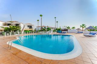 Apartament  De maria de los angeles ascanio cullen. Apartamento reformado en planta baja con gran terraza en augusta