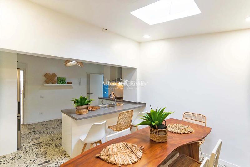 Foto 7ebed2b1-2f5a-42ad-a464-27e201e0dbdf. Casa aparellada amb aparcament piscina a Playa Fañabé Alto Adeje