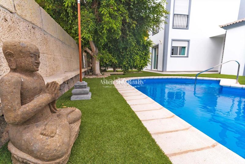 Foto ccfd8e24-56ce-451c-b328-a73580b0cf72. Casa aparellada amb aparcament piscina a Playa Fañabé Alto Adeje