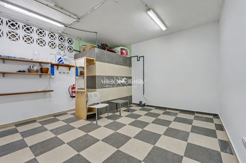 Foto 21f81a61-90fb-47fa-a51b-61eefa68d364. Local comercial en Playa de las Américas en Playa de las Américas Arona