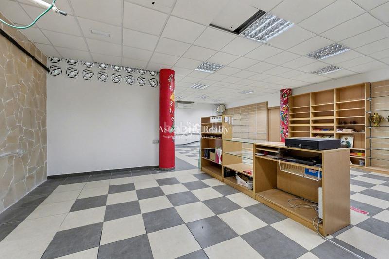 Foto 55cd26b3-f86f-4d96-9c4a-6d1b4a717afd. Local comercial en Playa de las Américas en Playa de las Américas Arona