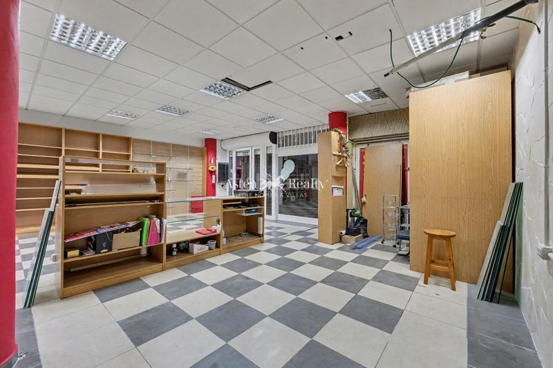 Foto 8bdeda0b-93fa-4dba-8377-f2dd9b4aee0b. Local comercial en Playa de las Américas en Playa de las Américas Arona