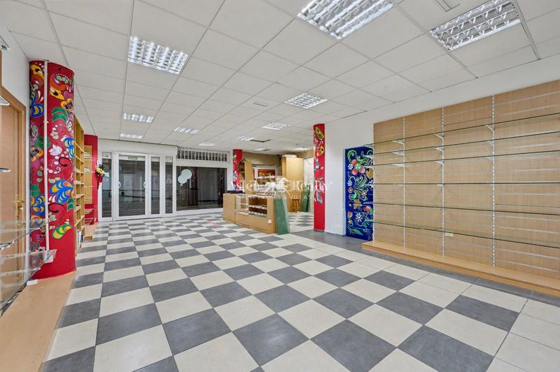 Foto 9afc93ba-2cad-4867-a4bd-1ce5bdc5e3fa. Local comercial en Playa de las Américas en Playa de las Américas Arona