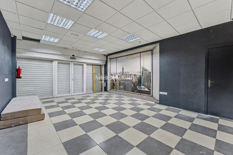 Foto b9e94220-b5da-4cc3-ad85-58f00765f387. Local comercial en Playa de las Américas en Playa de las Américas Arona