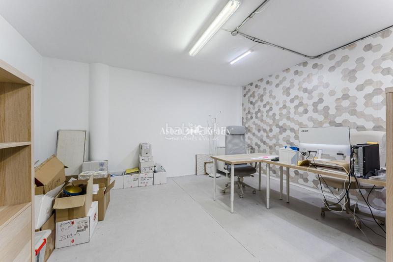 Foto de93ed36-dff8-4bb4-974a-ca2b8fd6f88e. Local comercial en Playa de las Américas en Playa de las Américas Arona