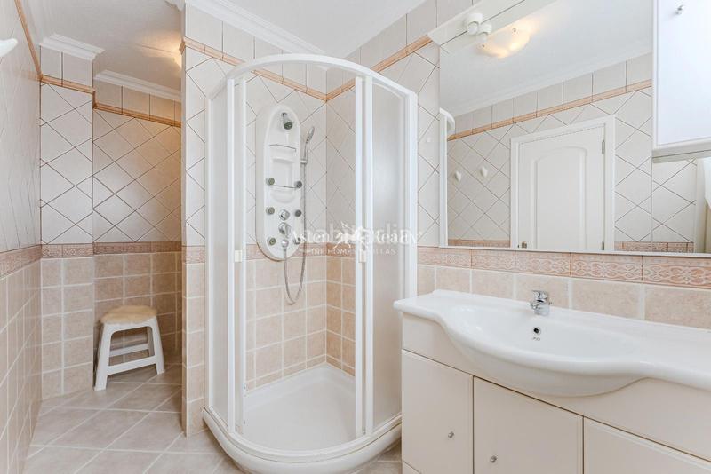 Foto fcc685dd-86d4-4080-9a9f-32691e9a3574. Casa con piscina in Callao Salvaje - Playa Paraíso Adeje