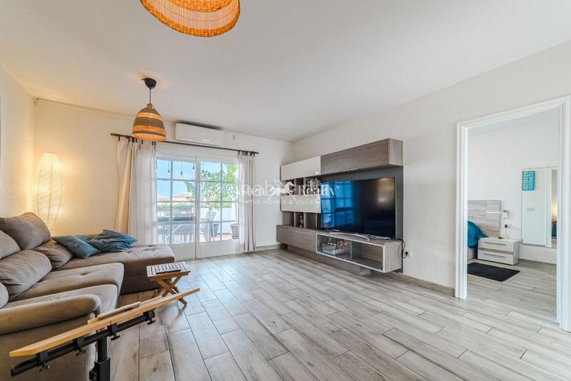Foto d1b8f289-8f3b-4456-a51d-815a76df9476. Apartament amb aparcament piscina a Torviscas Centro y Alto Adeje