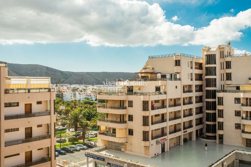 Foto deb0d0fb-46be-414b-93b9-753564612055. Àtic amb piscina a Los Cristianos Arona