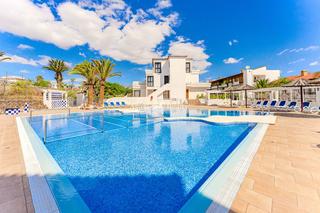 Duplex  Cornical. Dúplex reformado con vistas al mar en virgo, pebble beach  amari