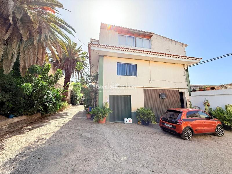 Foto 025407f0-db8f-453a-ad20-727b4b8d288f. Finca rústica a Cho - Parque de la Reina Arona