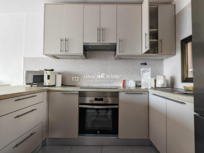Foto 77c4ed85-af3b-4cf9-a077-850d013fab64. Apartament amb aparcament a Los Cristianos Arona