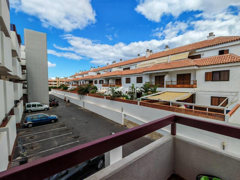 Foto a0a5d2e9-b503-45fc-aae9-32ae2725e8d7. Apartament amb aparcament a Los Cristianos Arona