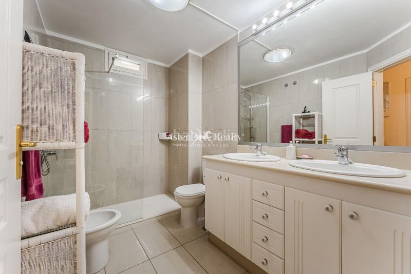 Foto d019171b-7f50-46d7-ae00-4f52dd189180. Appartement avec parking piscine dans Playa del Duque Adeje
