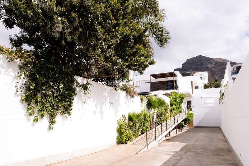 Foto 9a40ffe5-81eb-4ed0-a5b4-73dcf83e7b97. Casa amb calefacció aparcament piscina a Playa Fañabé Alto Adeje