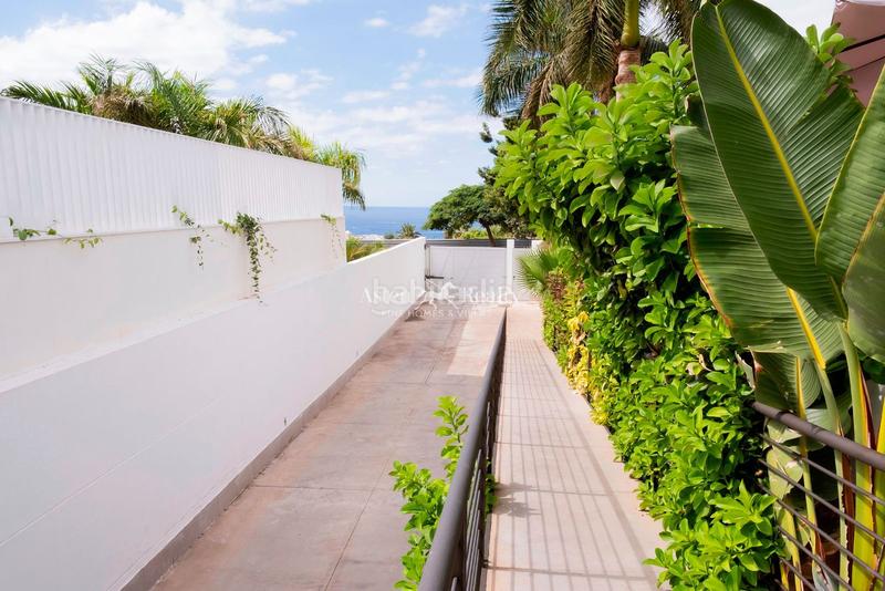 Foto a4efdc0c-9ba0-42a3-8428-aa923efdd457. Casa amb calefacció aparcament piscina a Playa Fañabé Alto Adeje