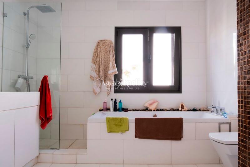 Foto dea89b35-9e32-4de8-a393-c541a3ce9628. Casa amb calefacció aparcament piscina a Playa Fañabé Alto Adeje