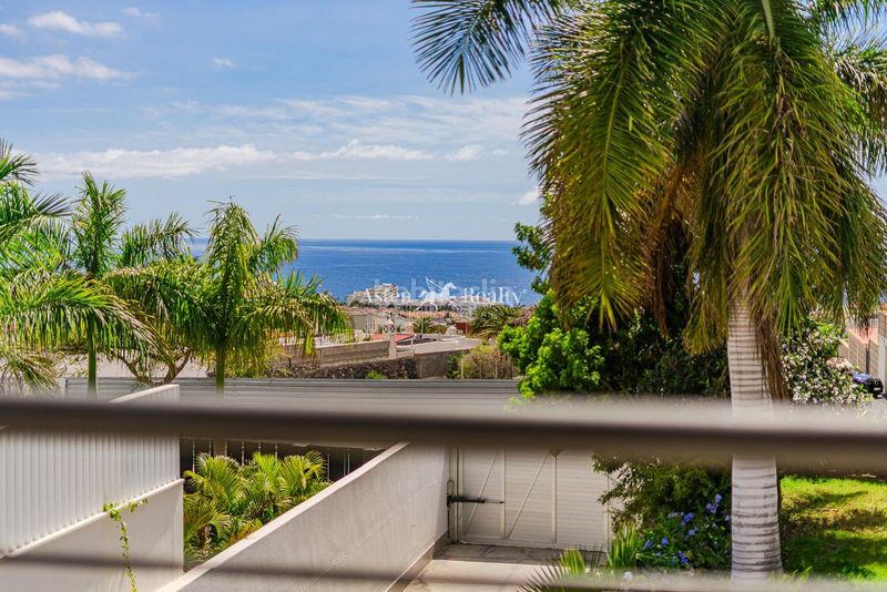 Foto dc6368b8-6aa9-4314-9672-fb43057b13d9. Casa amb calefacció aparcament piscina a Playa Fañabé Alto Adeje
