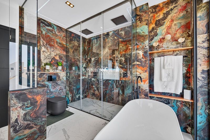 Foto 16f39808-b29b-4e0a-9bb7-4043eb6b8d81. Casa amb aparcament piscina a Playa Fañabé Alto Adeje