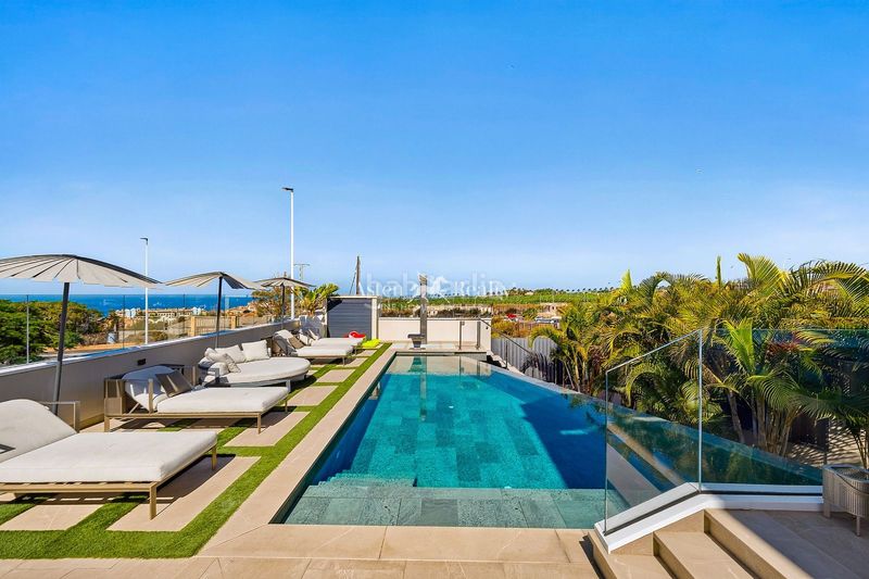 Foto 53120c70-3d31-4479-87d2-7bf2801538e7. Casa amb aparcament piscina a Playa Fañabé Alto Adeje