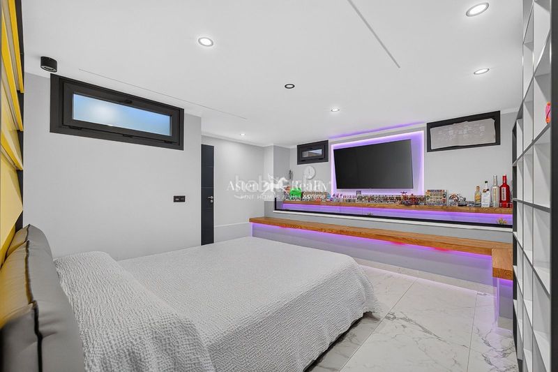 Foto a9880a32-5e58-459c-b016-0bb55376d7e8. Casa amb aparcament piscina a Playa Fañabé Alto Adeje