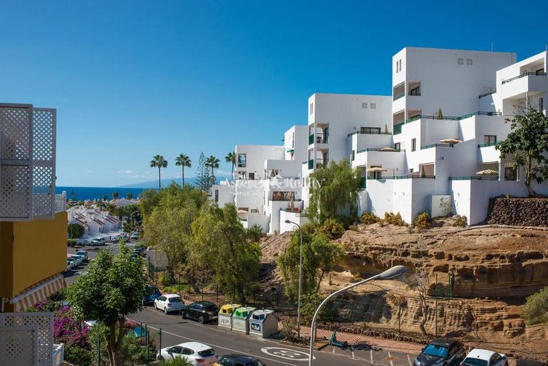 Foto f76cec94-cdf5-4858-9bf0-23061321c6b4. Àtic amb piscina a Torviscas Bajo Adeje