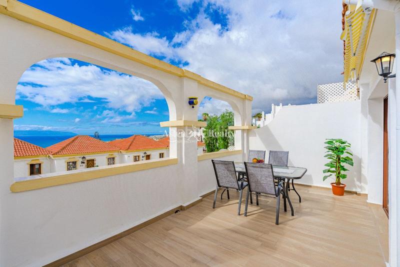 Foto 07e6132e-20cd-44d7-a75a-9858ddeeeb85. Apartamento en pais vasco 3 en san eugenio alto en Adeje