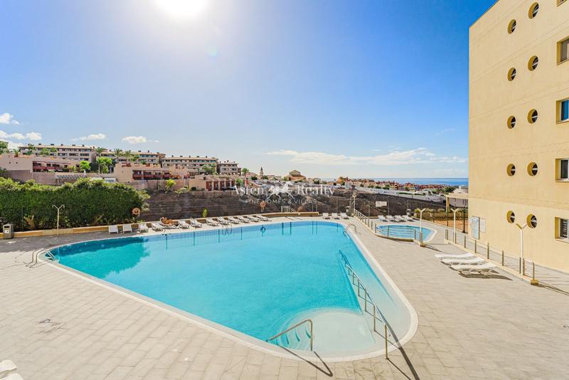 Foto df68f7e4-71b3-408d-a80b-ed5214ece489. Apartament a aljibe 11 a Callao Salvaje - Playa Paraíso Adeje