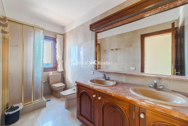 Foto 08d5e47e-7d77-47e6-99ba-f06cfc24caec. Chalet avec parking piscine dans Ifara - Las Mimosas Santa Cruz de Tenerife