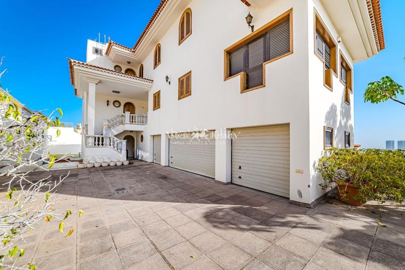 Foto 29b0f17c-84a0-4956-b0c2-4acd660ff158. Chalet avec parking piscine dans Ifara - Las Mimosas Santa Cruz de Tenerife