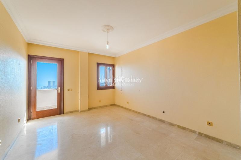 Foto 33385b6e-3b9c-4342-ab6c-f10fde73a7ff. Chalet avec parking piscine dans Ifara - Las Mimosas Santa Cruz de Tenerife