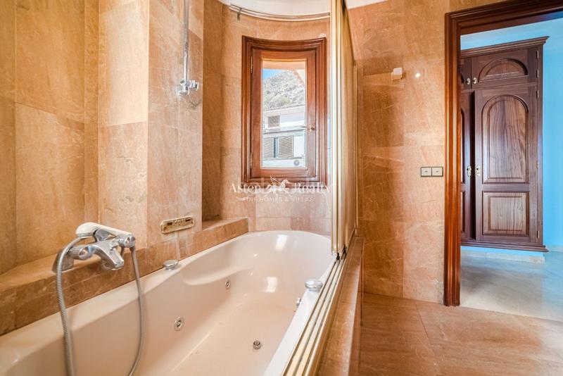 Foto 5a8c9673-f9f5-4c9a-bcce-de969d00941d. Chalet avec parking piscine dans Ifara - Las Mimosas Santa Cruz de Tenerife