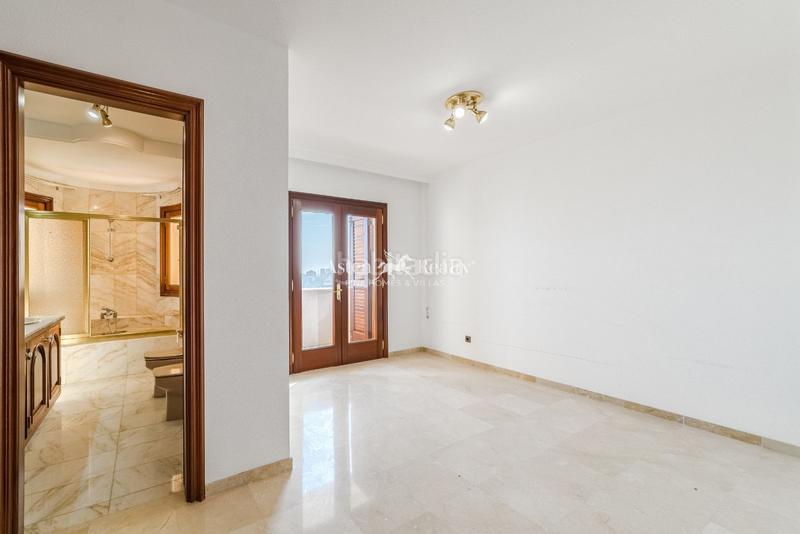 Foto a4906631-7e4b-4b80-8afb-687c3e46805e. Chalet avec parking piscine dans Ifara - Las Mimosas Santa Cruz de Tenerife