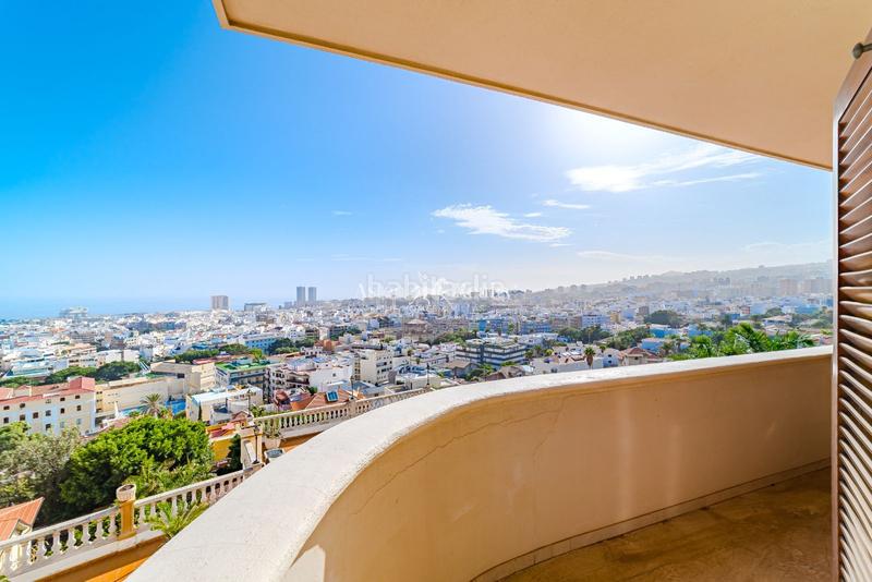 Foto ceafbcae-db58-467d-adcc-0fc47e90c757. Chalet avec parking piscine dans Ifara - Las Mimosas Santa Cruz de Tenerife