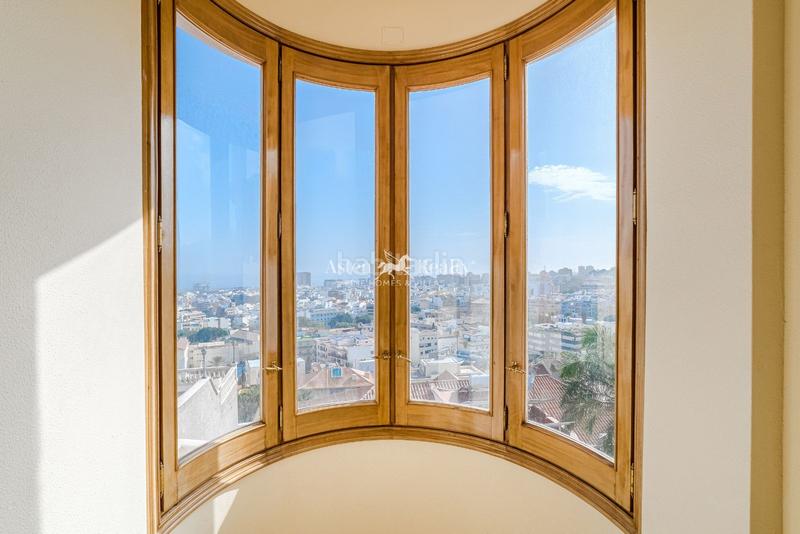 Foto d68d2841-1b31-4a60-97de-ae0d8cf7f00a. Chalet avec parking piscine dans Ifara - Las Mimosas Santa Cruz de Tenerife