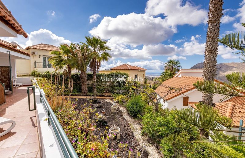 Foto 0f23f2b5-84e0-46fb-8614-5d313bed24cb. Edificio en chayofa en Cabo Blanco Arona