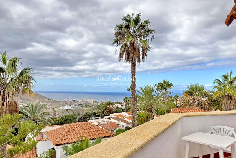 Foto 3773e625-5d35-4a7f-97db-b1d2bb53cf79. Edificio en chayofa en Cabo Blanco Arona