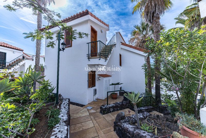 Foto 4b127ebb-1d14-436c-b427-72fbd8c3564d. Edificio en chayofa en Cabo Blanco Arona