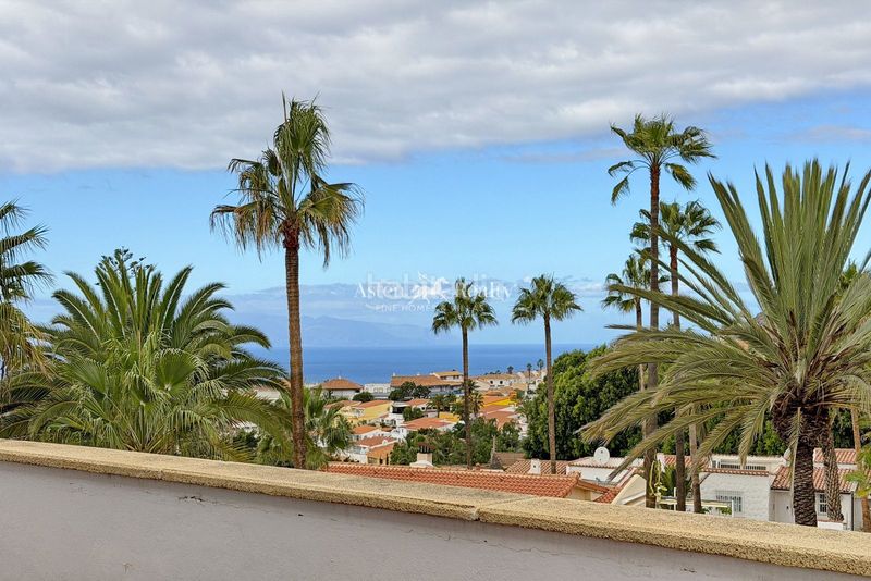Foto 8d101c12-3acc-4a66-96af-36322e5cacd8. Edificio en chayofa en Cabo Blanco Arona