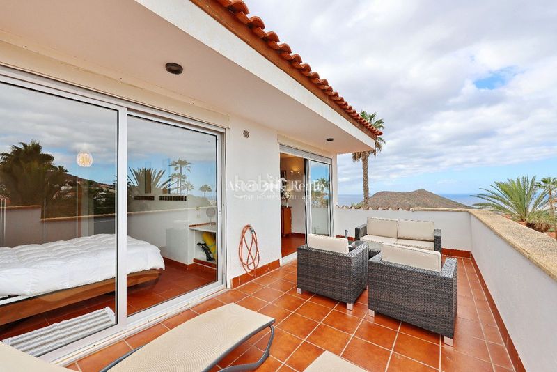 Foto 990663a4-0950-4310-8825-477650012faa. Edificio en chayofa en Cabo Blanco Arona