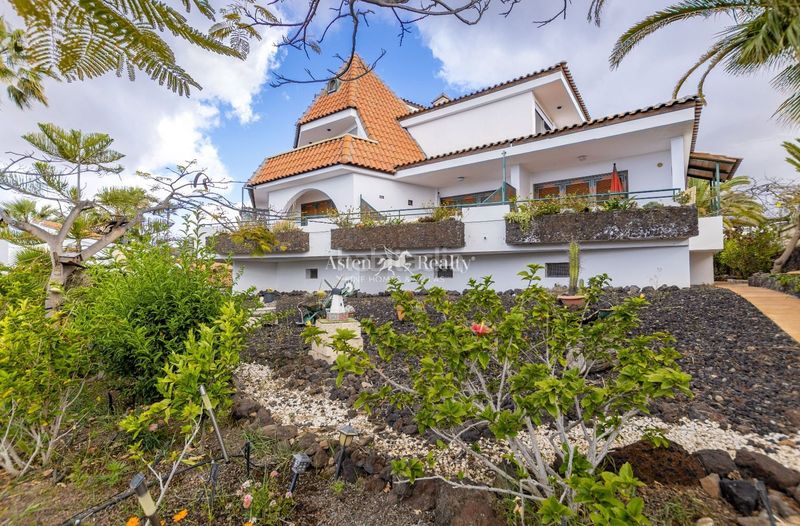 Foto a6d81334-6676-459b-9edd-dee2918ab7d3. Edificio en chayofa en Cabo Blanco Arona