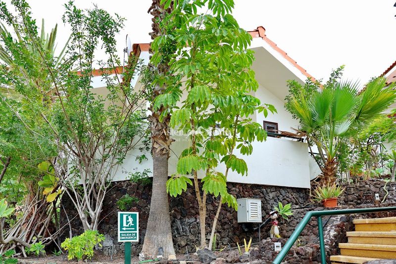 Foto b1ba068e-38b9-4a41-8f38-f980877ed756. Edificio en chayofa en Cabo Blanco Arona