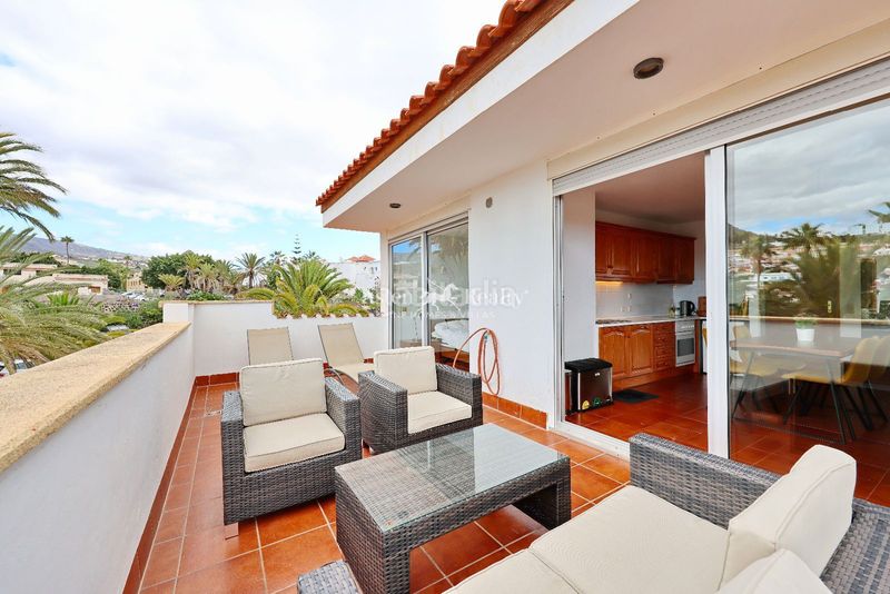 Foto b40f6b4f-ced5-4728-9fd7-a80c248a0525. Edificio en chayofa en Cabo Blanco Arona